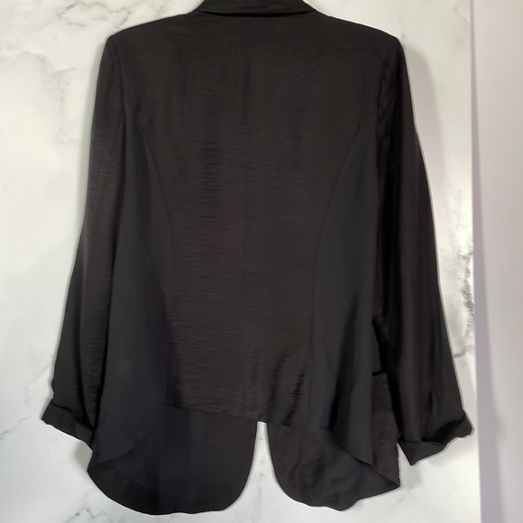 LC Blazer - Picture 2 of 6